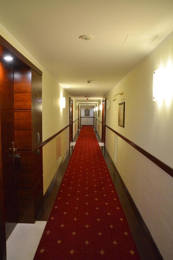 Azyl Apartments Varsavia Esterno foto